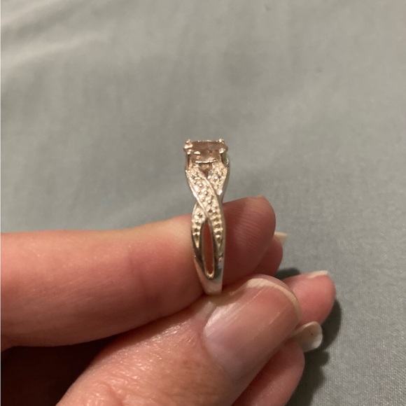Morganite (1/6 ct. t.w.) Platnium Plated Silver, Infinity Ring - Picture 3 of 3